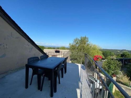 Peyre-en-Aubrac House | Petite maison avec terrasse