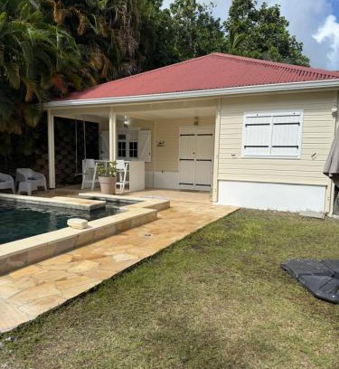 Riviere-Salee Villa | Petite Maison Contemporaine