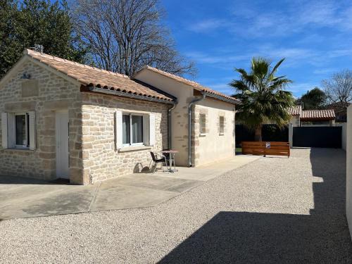 Meze House | Petite Maison refaite à neuf proche plage