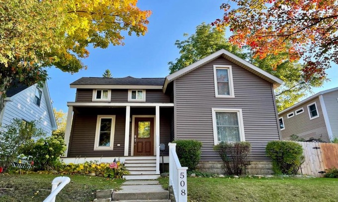 Petoskey House | Petoskey Grove