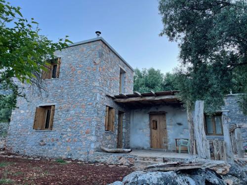 Aradena House | Petres old village house