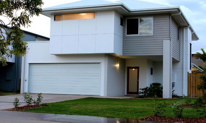 South Mackay House | Petrie Beach Holiday Home