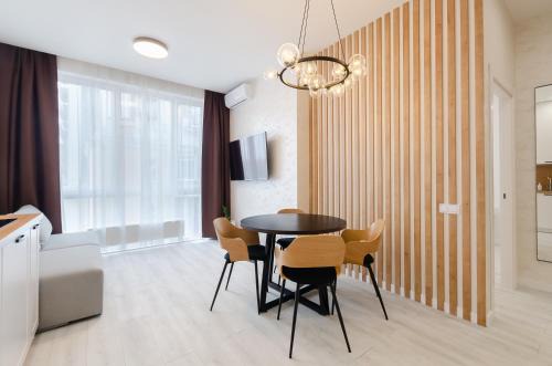 Afanasivsʹkyy Yar Apartment | Petrovdom Apatrments 4-196 in RC Yaroslaviv Grad, Bulvarno-Kudriavska 17
