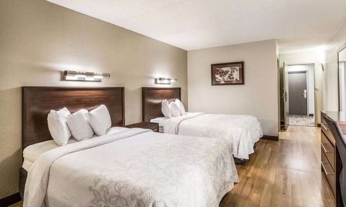 Woburn House | Pets Stay Free! 2 Family-Friendly Units, FREE Parking, Minutes to Stone Zoo!