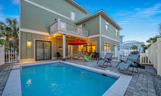 Emerald Waters Village House | Pets Welcome! Beautiful Emerald Waters Home, 2 Community Pools, Pvt Pool!