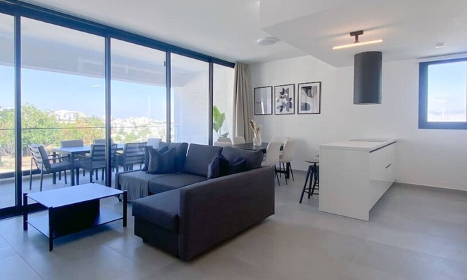 Aglantzia Apartment | Phaedrus Living: White Hills Suites Panoramic View