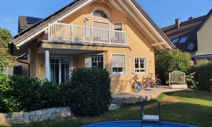 Altperlach House | Phantastisches Haus mit Pool Direkt in München