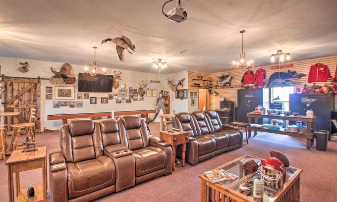 Dawn House | Pheasant Game Farm Missouri Vacation Rental!
