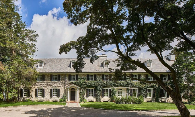 Gulph Mills House | Philadelphia Main Line Luxury Manor House in Villanova Pennsylvania