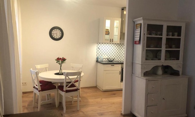 Heidelberg City Centre Apartment | Philosophen und Neckarblick Apartment