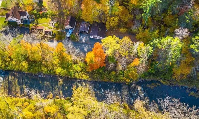 Phoenicia Cottage | Phoenicia Creekside Cottage