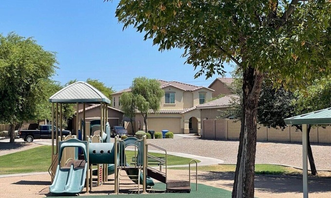Estrella Village House | Phoenix 5BR With Fast Wifi!