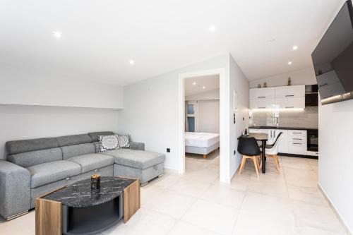 Kalamata Marina Apartment | Phoenix, Garden View in Kalamata B2