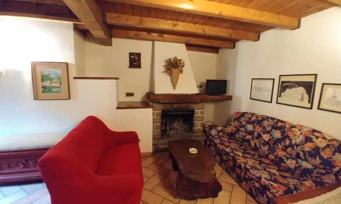 Fiumalbo Apartment | piazza Iolanda