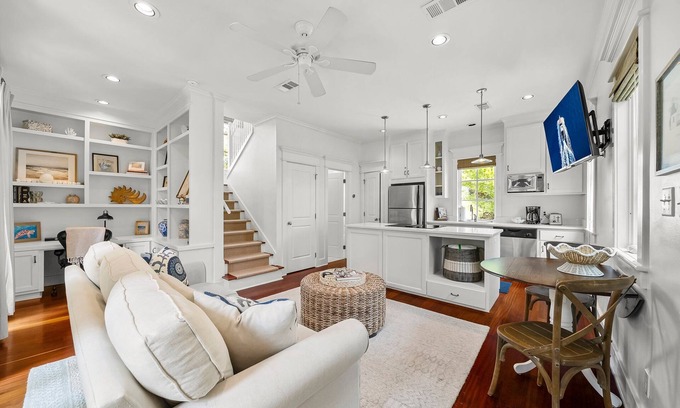 Rosemary Beach House | Piccadilly Carriage House - Couples & Small Families, Free Bikes, 4 RB Pools