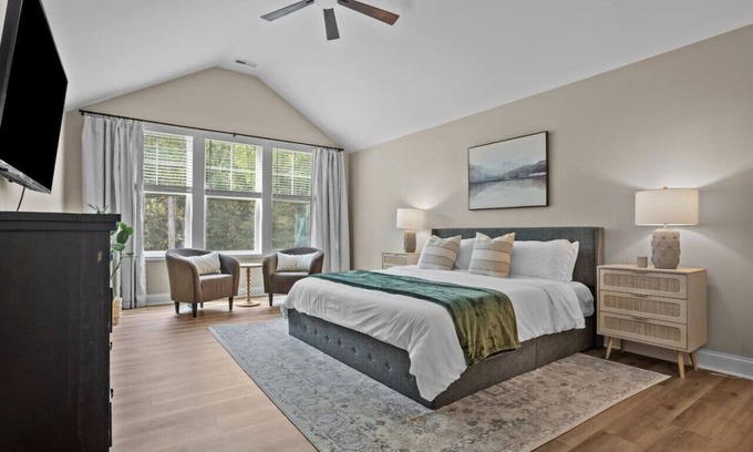Aberdeen House | Pickleball, Arcade & Poker Retreat Near Pinehurst!