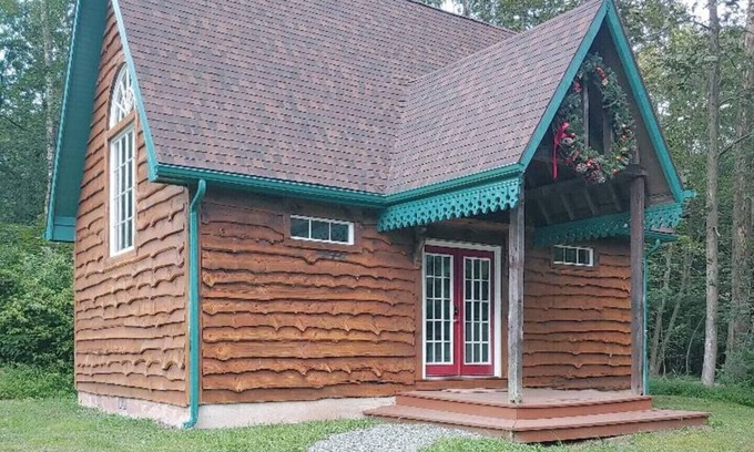 Sassamansville Cottage | Picture Perfect Cottage at Rocky Springs