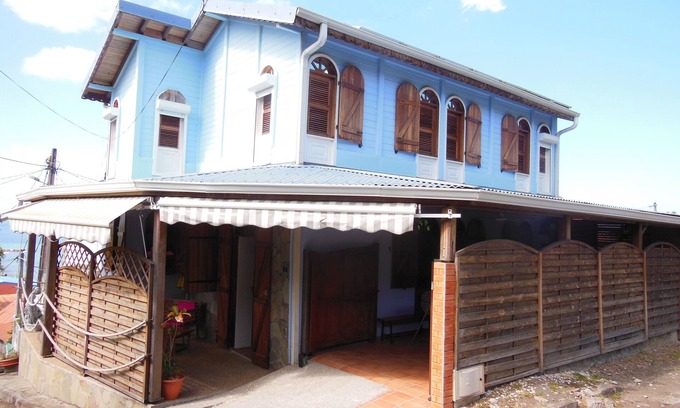 Le Carbet House | Picturesque Holiday at sea in a small fishing village