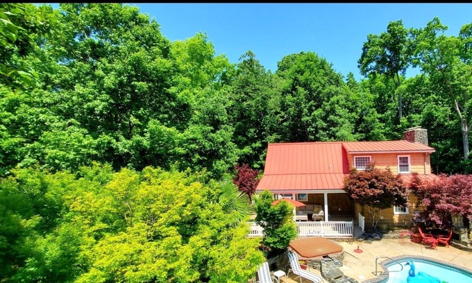 Chester County Cottage | Picturesque home with amazing landscape, lots of outdoor fun!