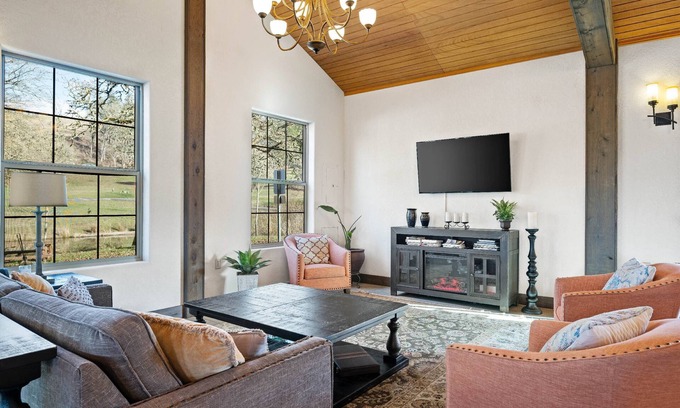 Yamhill House | Picturesque Lakeside Setting, Patio Seating w Fire-Pit, Surrounded by Vineyards, On Solena Estate
