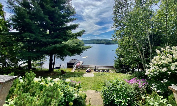 Dorset Cottage | Picturesque Paint Lake Cottage, Muskoka