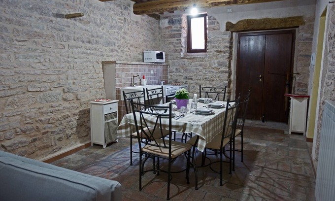 Acquacanina House | Pie 'del colle: holidays between "being and becoming"