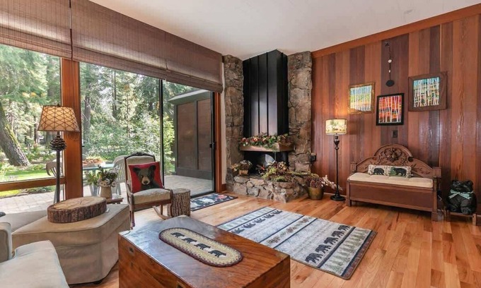 Tahoe Sierra Estates House | Pier|Beach|Tennis|Pickleball|Walk to Town
