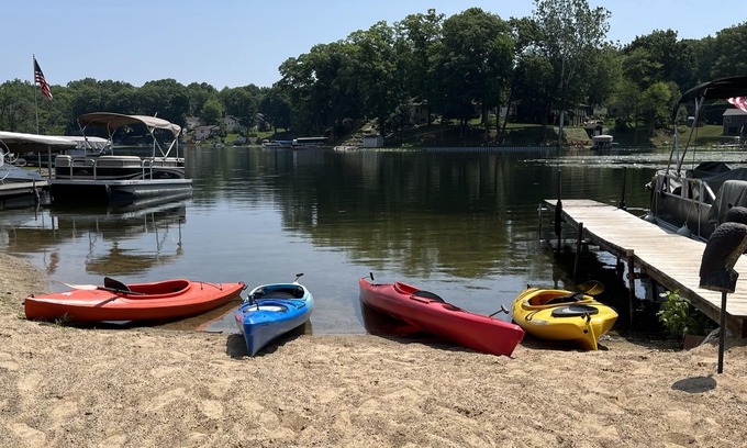 Plainwell House | Pine Cove Cottage: Four bedroom home on Pine Lake