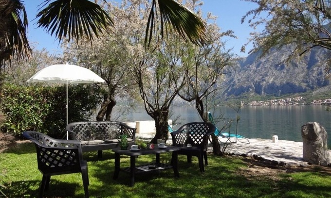 Prcanj Apartment | Pinebreeze Vacation Apartment