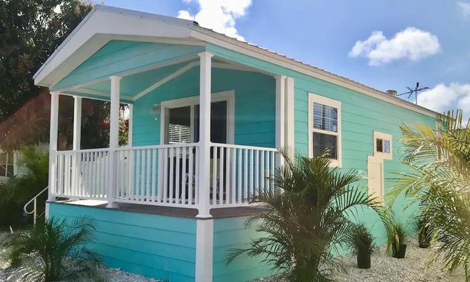 Southgate House | Pinecraft Blue Heron Tiny Home