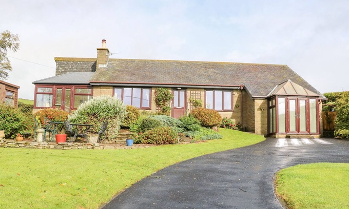 Allendale House | PINEGARTH, family friendly, with a garden in Allendale