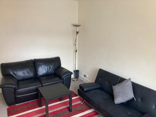 Wolverhampton Apartment | Pinfold 5 - 6 beds