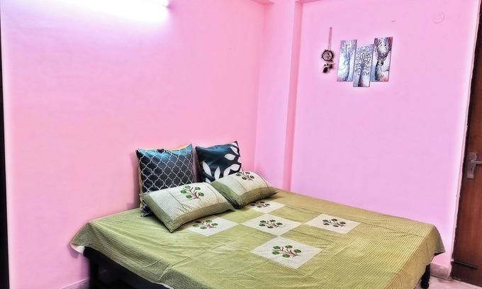 Sainik Farm Apartment | Pink Bliss: Cozy Retreat in Saket