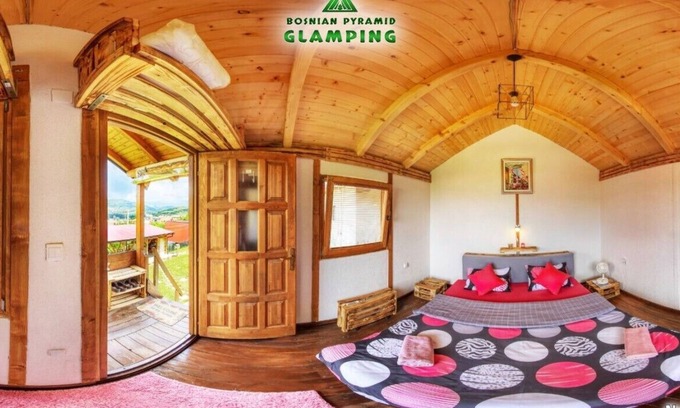 Visoko House | Pink bungalow Bosnian pyramid glamping