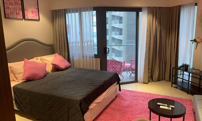 Maribago Apartment | Pink-Heaven Tambuli Beach Ocean View Fast Wi-Fi