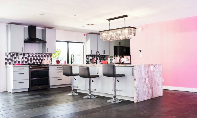 Shea North Estates House | Pink House w/pool/ hot tub/Grill Girls night, Scottsdale 15min awy from Old Town