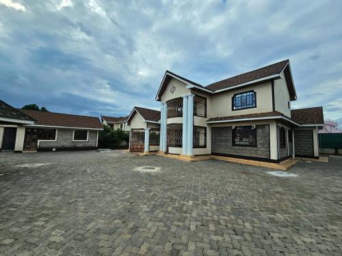 Nyeri County Villa | pinlifehomes