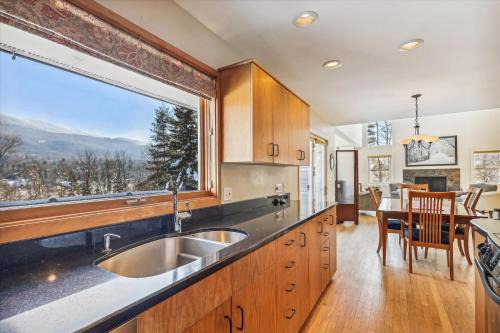 Stowe Hollow House | Pinnacle Lookout