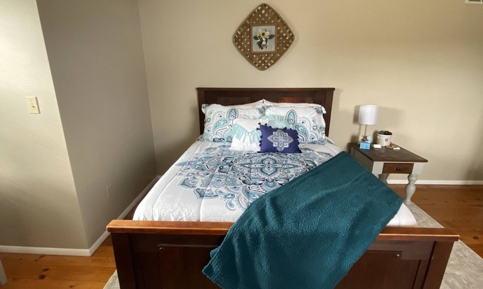 Metamora Apartment | Pintail Family Suite - Duck Creek Inn - Metamora, IN