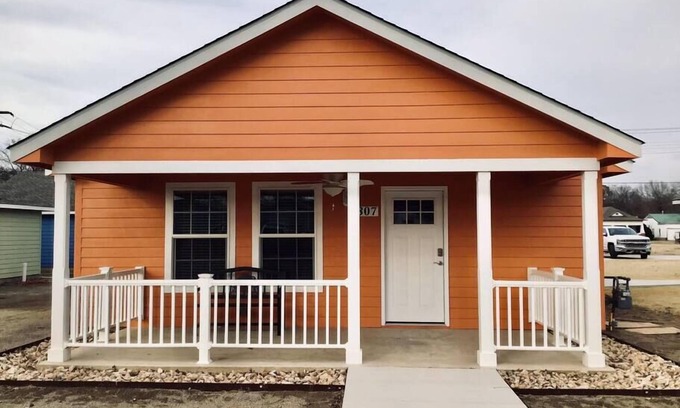 Pawhuska House | PIONEER VILLAGE-RED DIRT CABIN