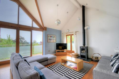 Charmouth House | Pippin