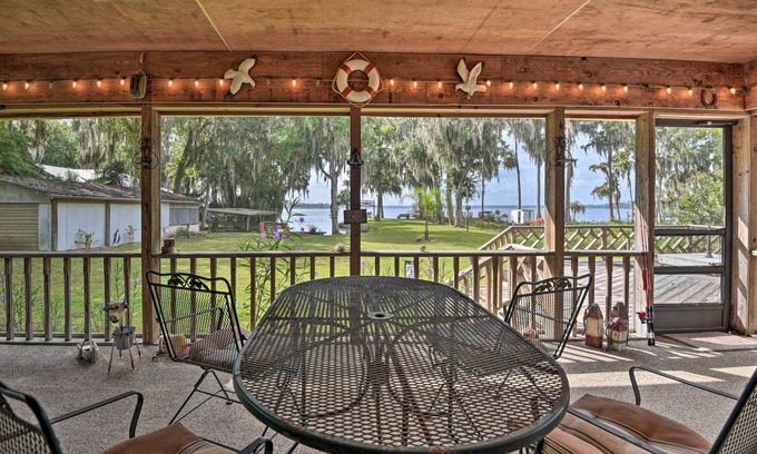 Welaka House | 'Pirate Cove' Home in Welaka: Dock & River Access!