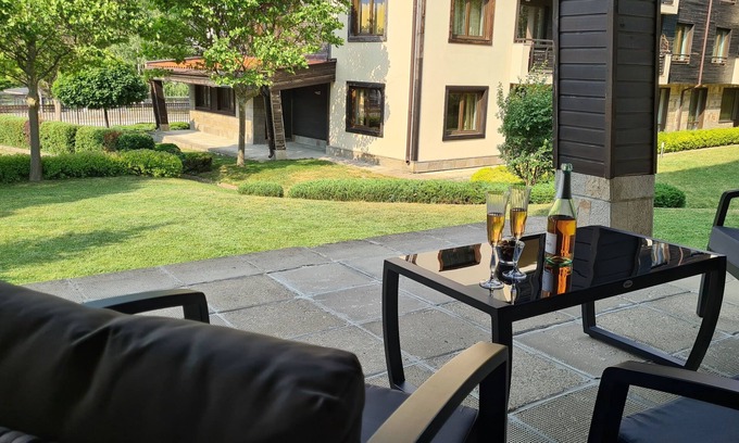 Razlog Apartment | Pirin Peaks Apartment with Pool & Spa next to golf course and near Bansko