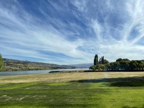 Lowburn Bed & Breakfast | Pisa House Lakefront Boutique B&B