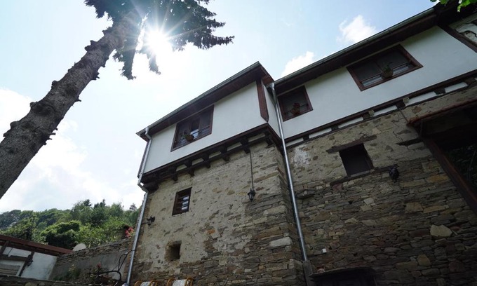 Dedovo House | Pisanata House