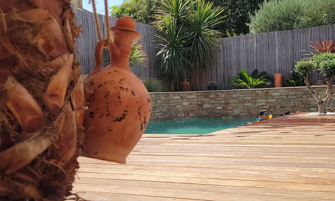 Cournonsec House | Piscine et Maison Pour de Belles Vacances