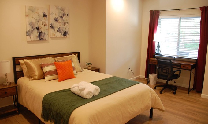 East Liberty Apartment | Pittsburgh Delight - Comfy 2B/1B Apt w/Private Parking, First Floor Unit
