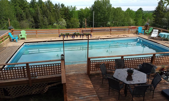 Palmers House | PJ's Oasis.country home.Lake Superior view.star filled sky!