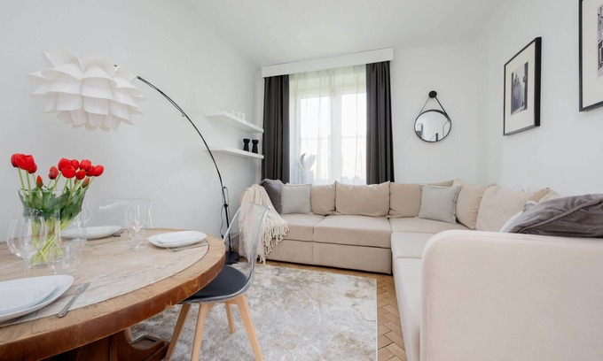 Nowa Praga Apartment | Pl. Hallera 6B | Einzigartige Wohnung | Center