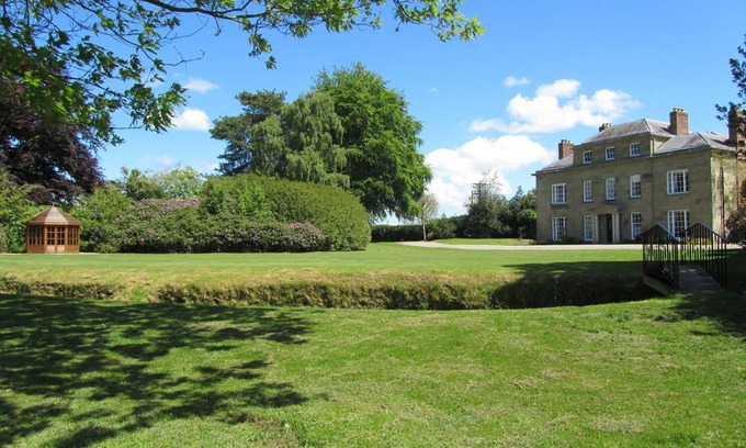 Overton-on-dee Cottage | PLAS YOLYN, family friendly, luxury holiday cottage in Ellesmere